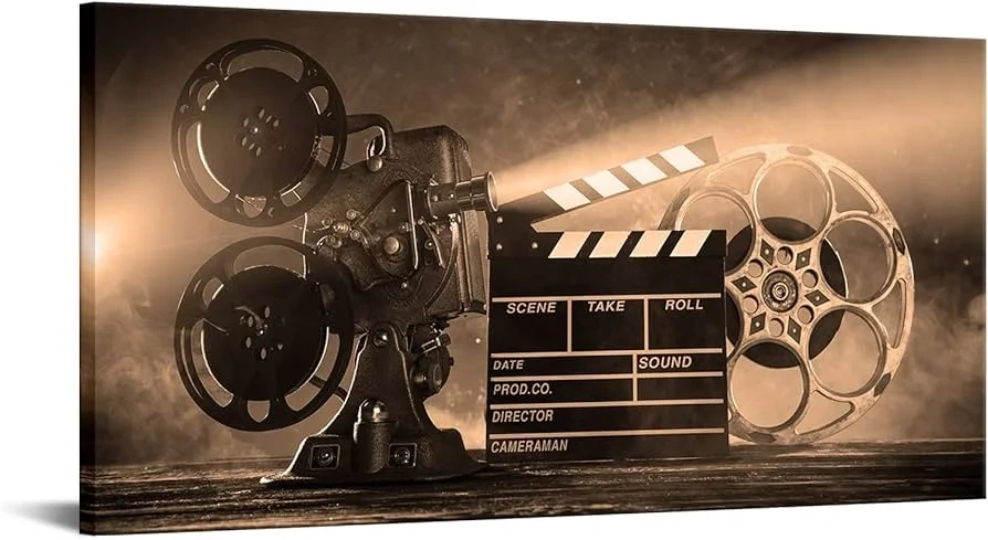 经典电影放映设备展示，象征电影艺术的传承